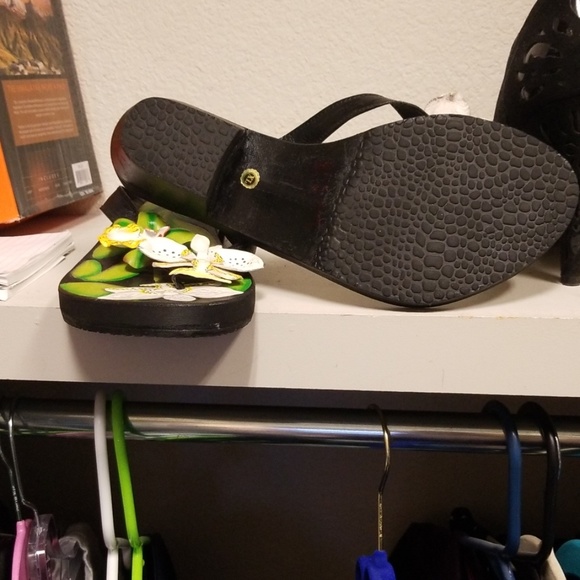 Sandals - Picture 2 of 2